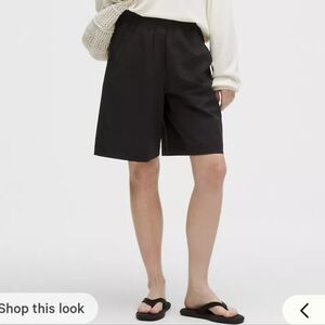 Lululemon Stretch Woven Ruffle-Waist High-Rise Short 9"